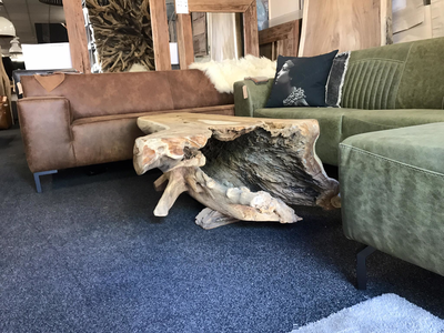 Sind Sie auch auf der Suche nach einem Baumstamm Couchtisch?